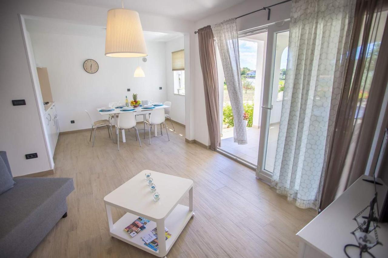 Apartment Mario 2 Poreč Exteriör bild
